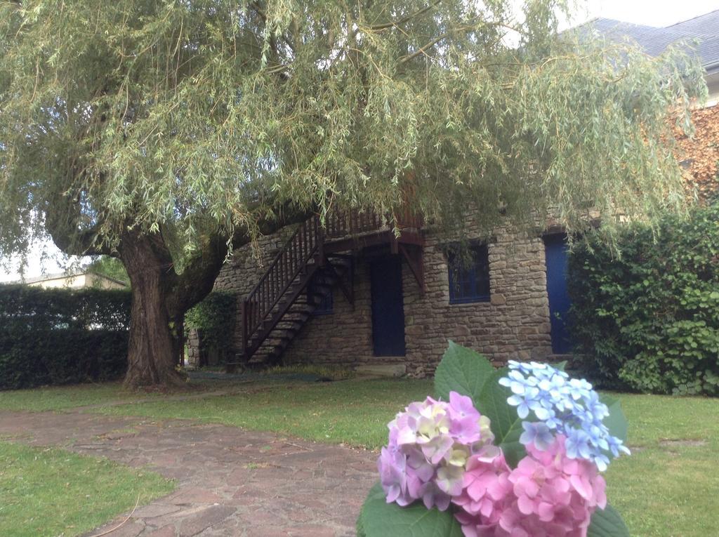 Bed and Breakfast Le Guilloux Saint-Ave Экстерьер фото