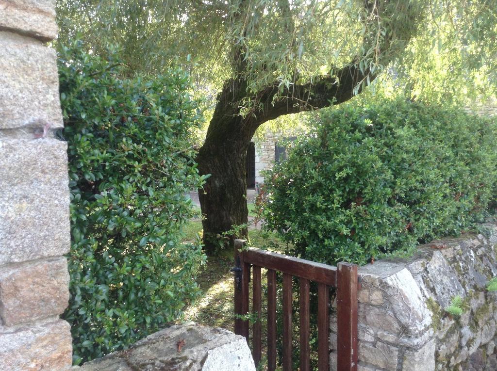 Bed and Breakfast Le Guilloux Saint-Ave Экстерьер фото